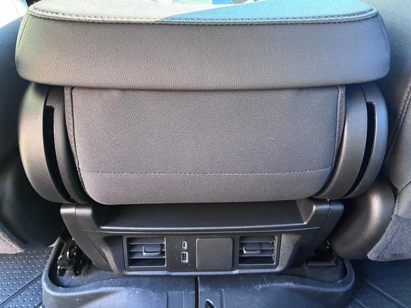 Chevrolet Silverado 1500 Custom Crew Cab 4WD 2026