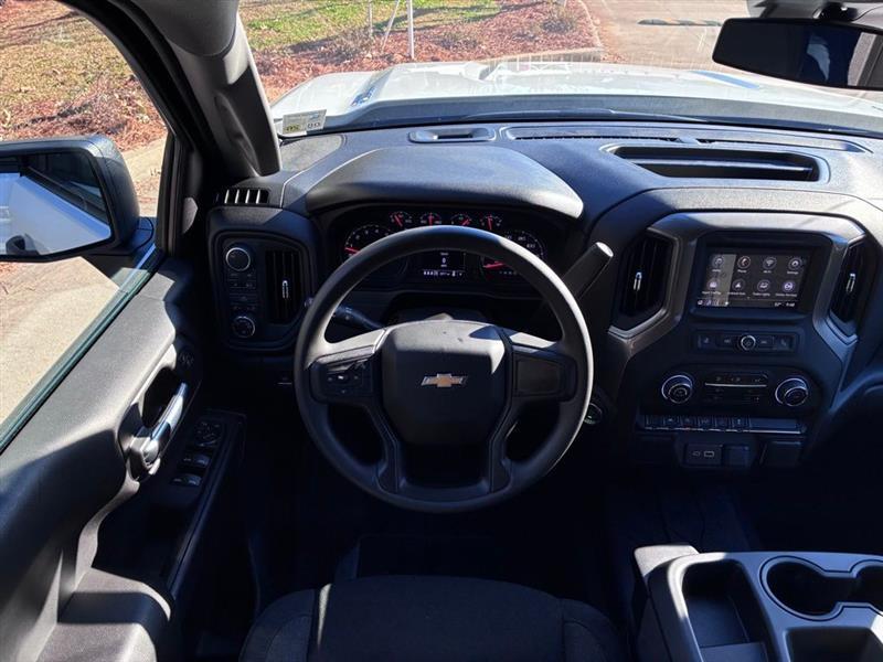 Chevrolet Silverado 1500 Custom Crew Cab 4WD 2026