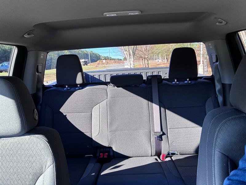 Chevrolet Silverado 1500 Custom Crew Cab 4WD 2026