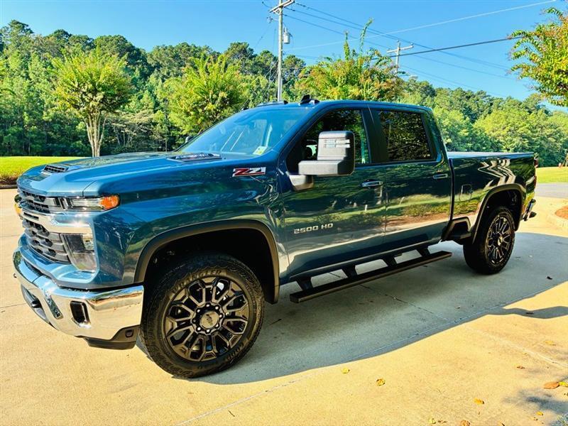Chevrolet Silverado 2500HD LT Crew Cab Long Box 4WD 2026