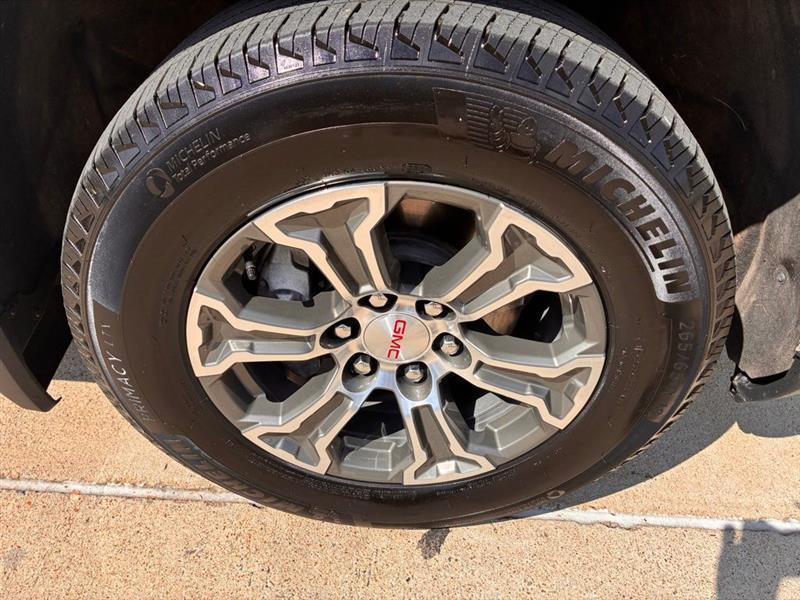 GMC Sierra 1500 SLT Crew Cab 4WD 2025