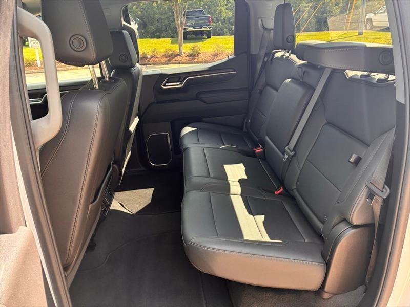 GMC Sierra 1500 SLT Crew Cab 4WD 2025