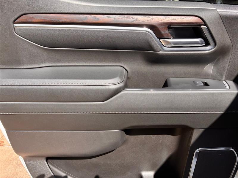 GMC Sierra 1500 SLT Crew Cab 4WD 2025