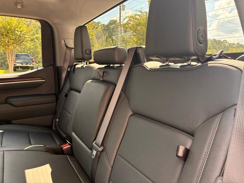 GMC Sierra 1500 SLT Crew Cab 4WD 2025