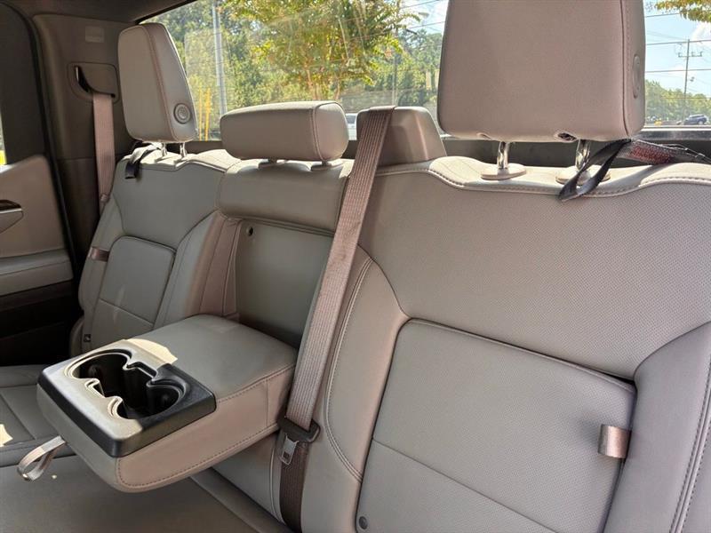 GMC Sierra 1500 SLT Crew Cab 4WD 2025