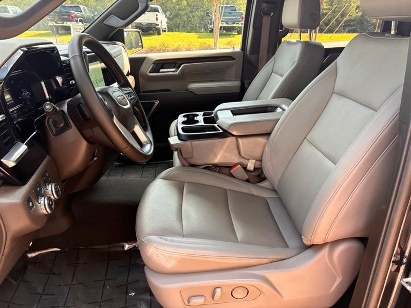 GMC Sierra 1500 SLT Crew Cab 4WD 2025