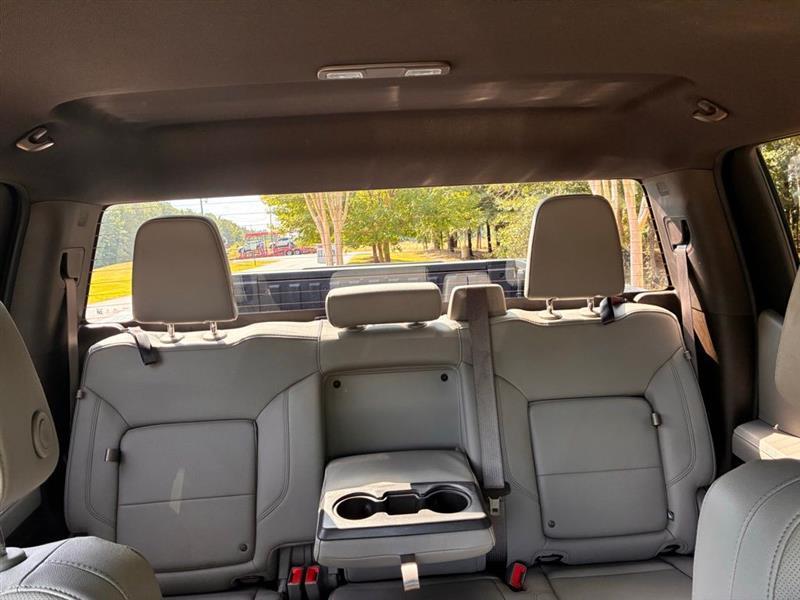 GMC Sierra 1500 SLT Crew Cab 4WD 2025