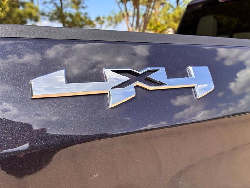 GMC Sierra 1500 SLT Crew Cab 4WD 2025