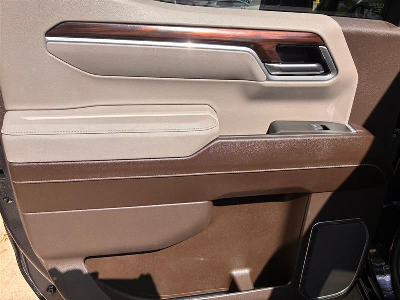 GMC Sierra 1500 SLT Crew Cab 4WD 2025