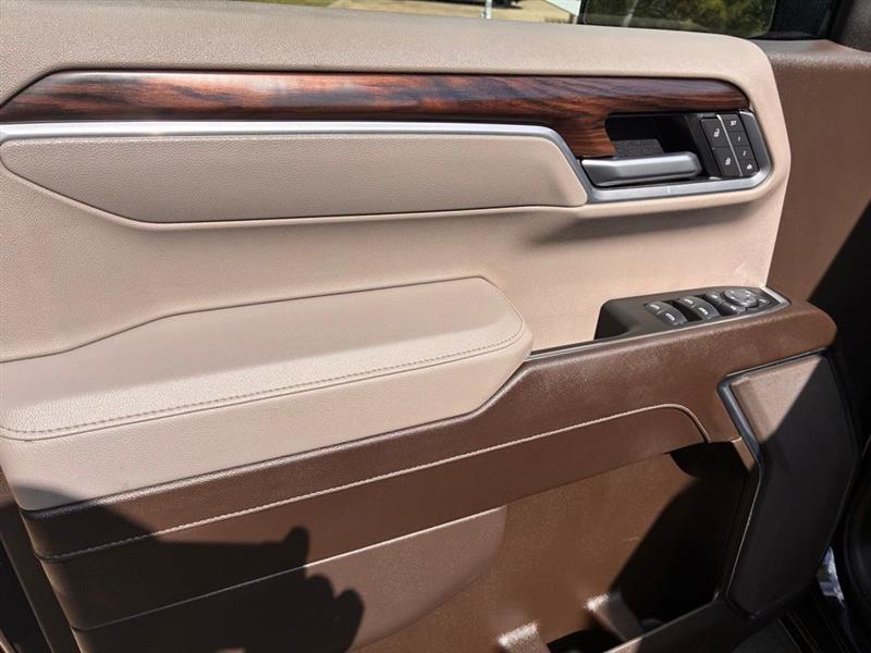 GMC Sierra 1500 SLT Crew Cab 4WD 2025