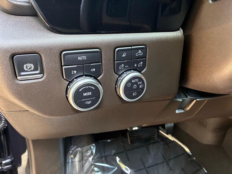 GMC Sierra 1500 SLT Crew Cab 4WD 2025