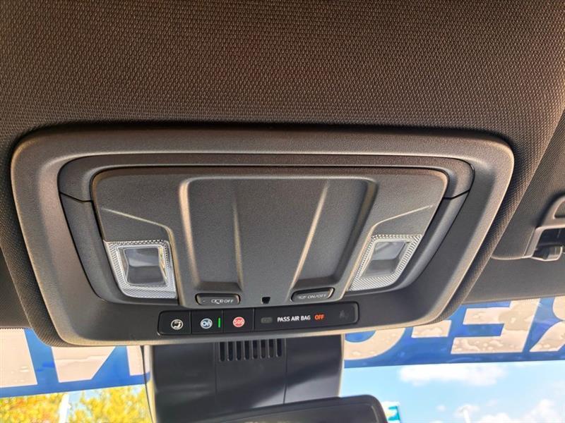 GMC Sierra 1500 SLT Crew Cab 4WD 2025