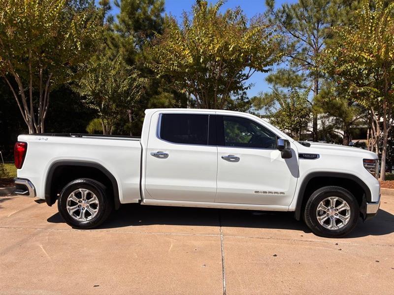 GMC Sierra 1500 SLT Crew Cab 4WD 2024