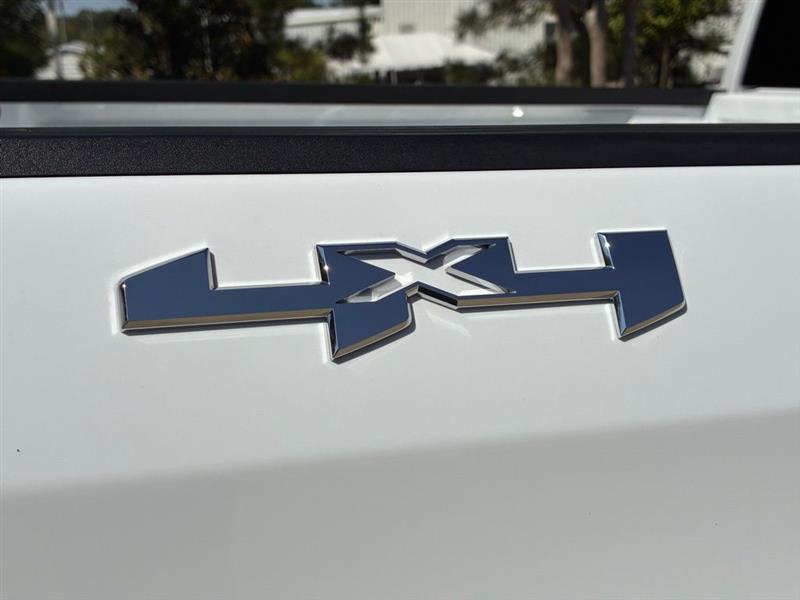 GMC Sierra 1500 SLT Crew Cab 4WD 2024