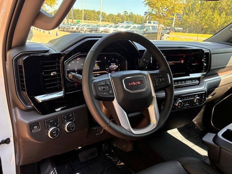 GMC Sierra 1500 SLT Crew Cab 4WD 2024