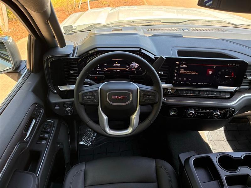 GMC Sierra 1500 SLT Crew Cab 4WD 2024