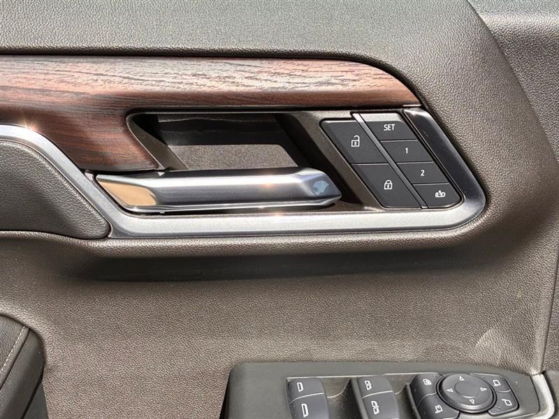 GMC Sierra 1500 SLT Crew Cab 4WD 2024