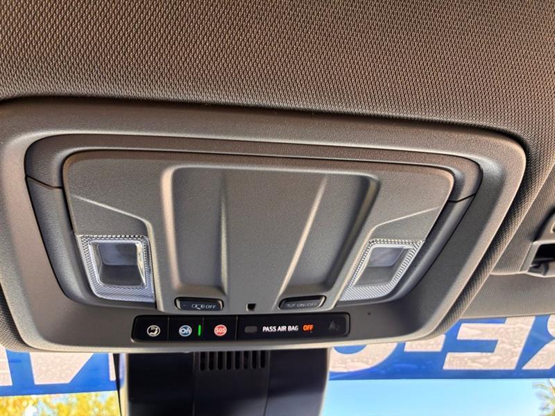 GMC Sierra 1500 SLT Crew Cab 4WD 2024