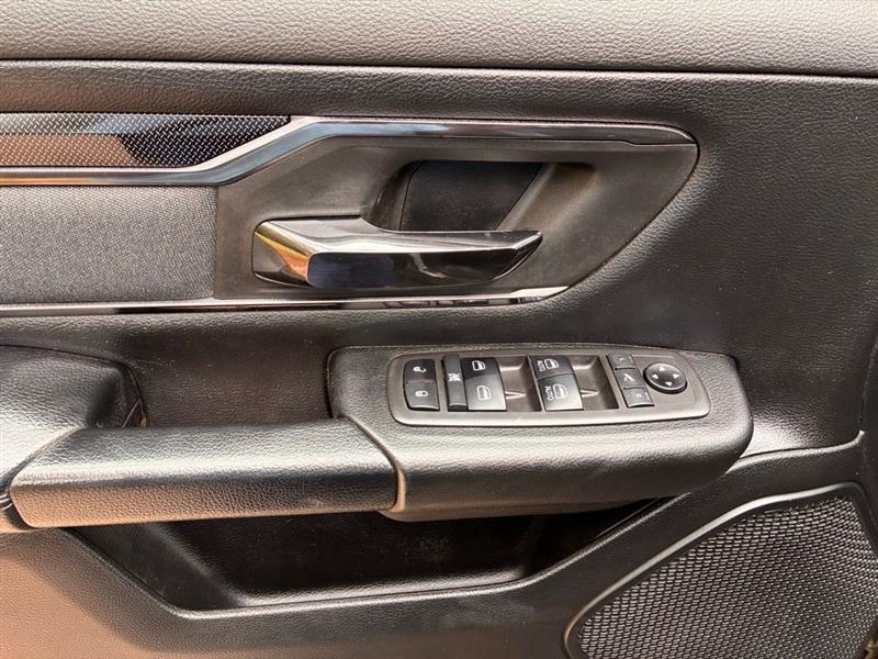 RAM 1500 Big Horn Crew Cab SWB 4WD 2021