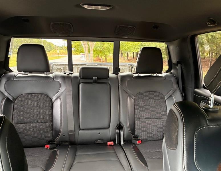 RAM 1500 Big Horn Crew Cab SWB 4WD 2021