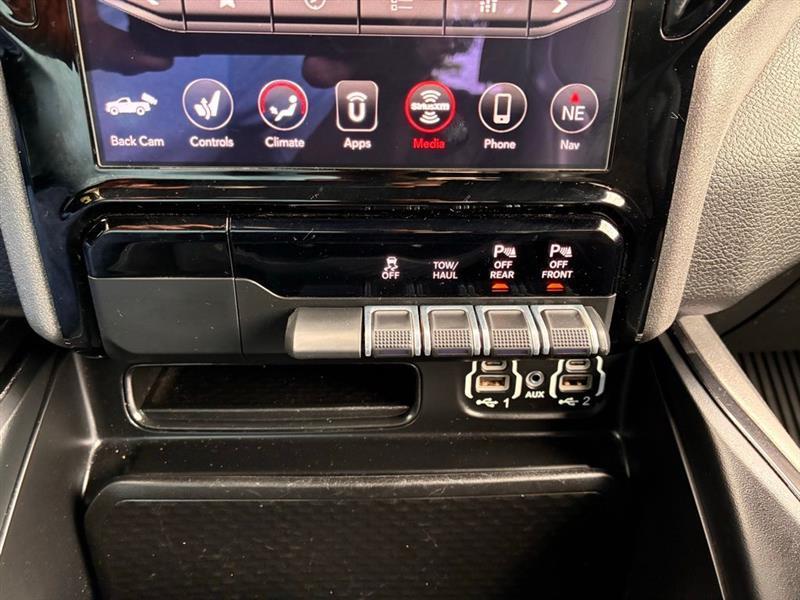 RAM 1500 Big Horn Crew Cab SWB 4WD 2021