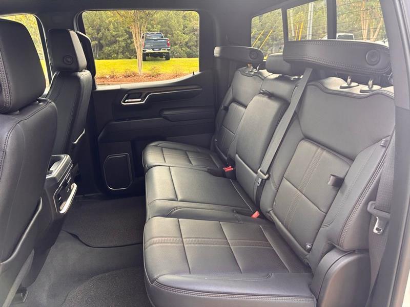 Chevrolet Silverado 1500 High Country Crew Cab 4WD 2023