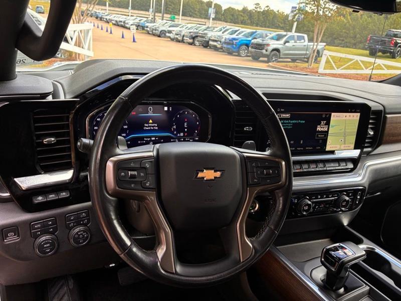 Chevrolet Silverado 1500 High Country Crew Cab 4WD 2023