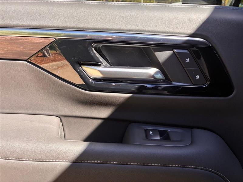 Chevrolet Suburban  2026