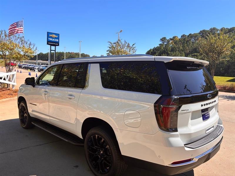 Chevrolet Suburban  2026