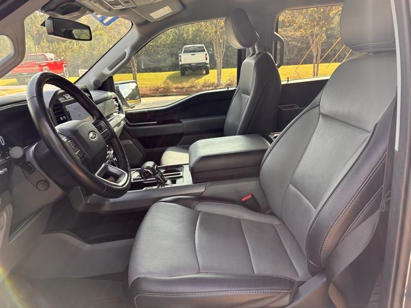 Ford F-150 Lariat SuperCrew 5.5-ft. Bed 4WD 2022 Ford F-150 Lariat SuperCrew 5.5-ft. Bed 4WD 2022