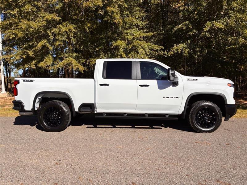 Chevrolet Silverado 2500HD LT Crew Cab Long Box 4WD 2026