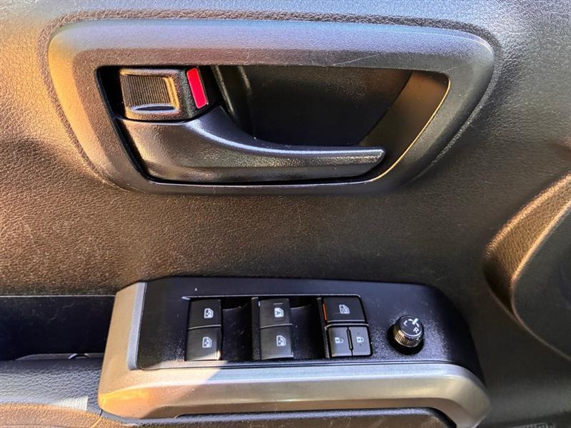 Toyota Tacoma SR5 Double Cab I4 2WD 2023