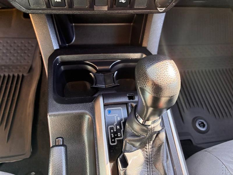 Toyota Tacoma SR5 Double Cab I4 2WD 2023