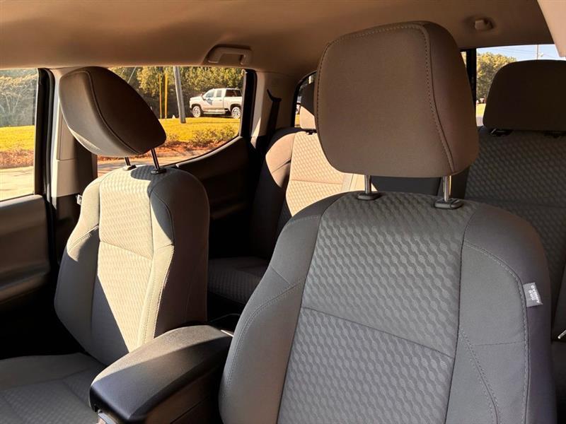 Toyota Tacoma SR5 Double Cab I4 2WD 2023