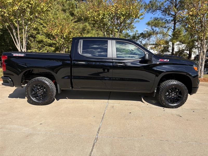 Chevrolet Silverado 1500 Trail Boss Custom Crew Cab 4WD 2026
