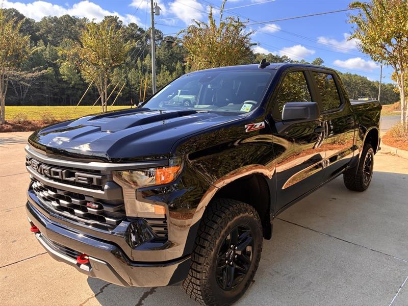 Chevrolet Silverado 1500 Trail Boss Custom Crew Cab 4WD 2026
