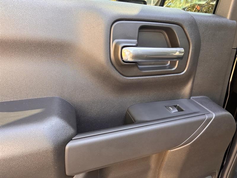 Chevrolet Silverado 1500 Trail Boss Custom Crew Cab 4WD 2026