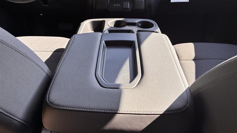 Chevrolet Silverado 1500 Trail Boss Custom Crew Cab 4WD 2026