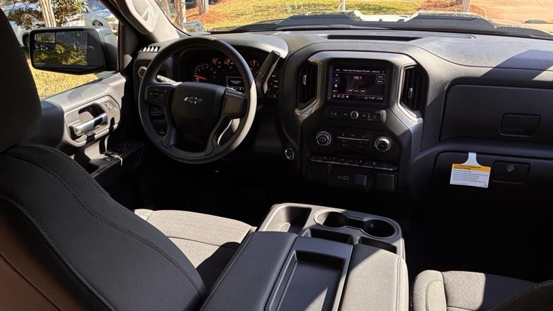 Chevrolet Silverado 1500 Trail Boss Custom Crew Cab 4WD 2026