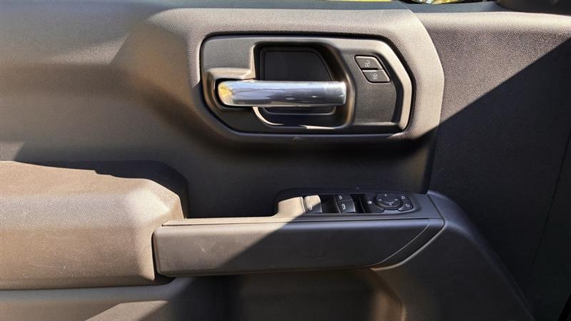 Chevrolet Silverado 1500 Trail Boss Custom Crew Cab 4WD 2026