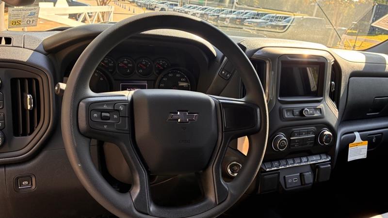 Chevrolet Silverado 1500 Trail Boss Custom Crew Cab 4WD 2026