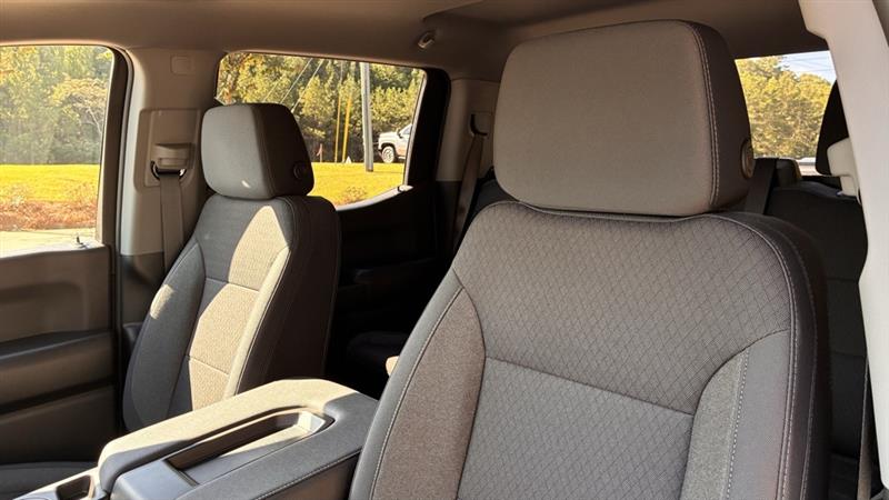 Chevrolet Silverado 1500 Trail Boss Custom Crew Cab 4WD 2026