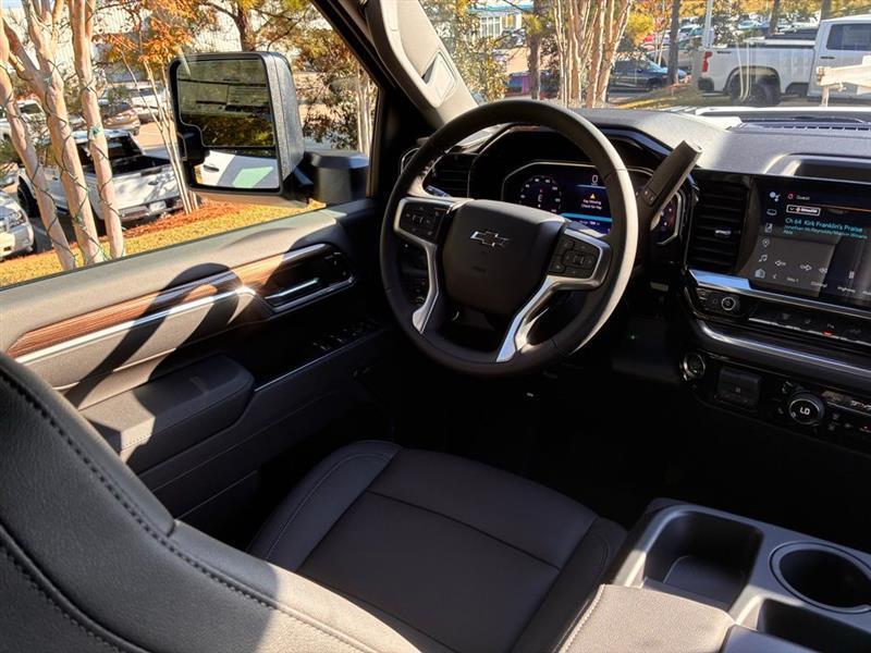 Chevrolet Silverado 2500HD LT Crew Cab Long Box 4WD 2026