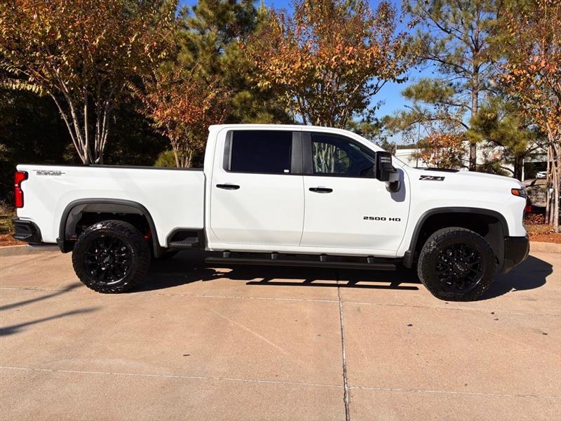 Chevrolet Silverado 2500HD LT Crew Cab Long Box 4WD 2026