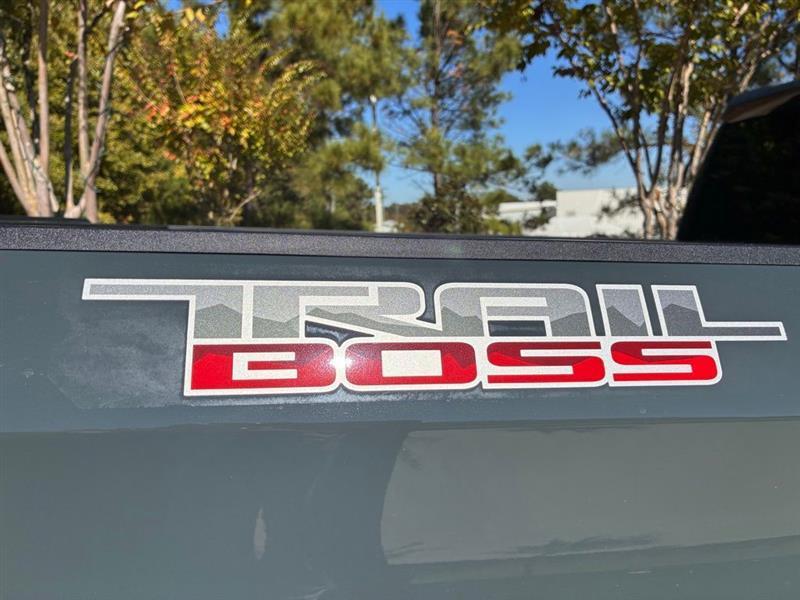 Chevrolet Silverado 1500 Trail Boss LT Crew Cab 4WD 2026