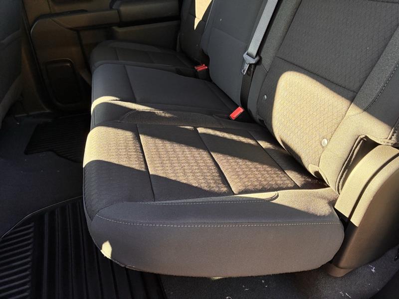 Chevrolet Silverado 1500 Trail Boss Custom Crew Cab 4WD 2026