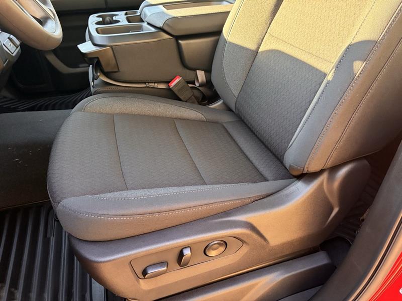 Chevrolet Silverado 1500 Trail Boss Custom Crew Cab 4WD 2026