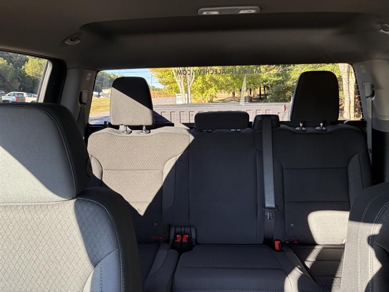 Chevrolet Silverado 1500 Trail Boss Custom Crew Cab 4WD 2026