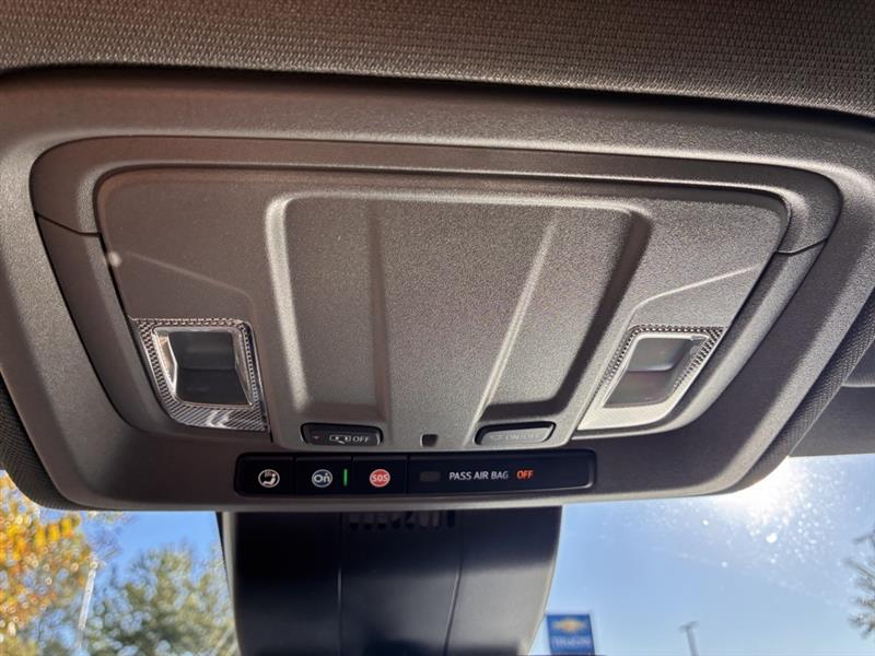 Chevrolet Silverado 1500 Trail Boss Custom Crew Cab 4WD 2026