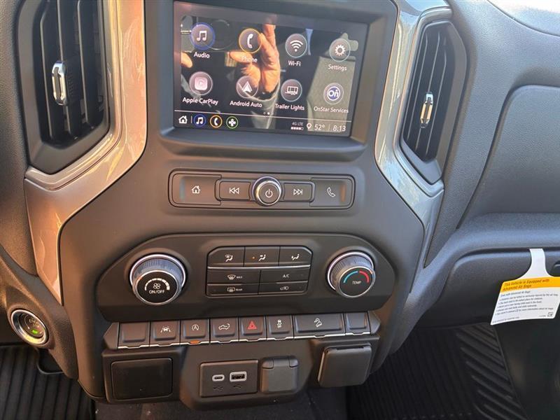 Chevrolet Silverado 1500 Trail Boss Custom Crew Cab 4WD 2026